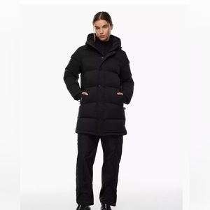 Aritzia Super Puff - Mid in Black